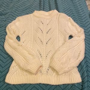 Abercrombie & Fitch Cream Long Sleeve Sweater Size M